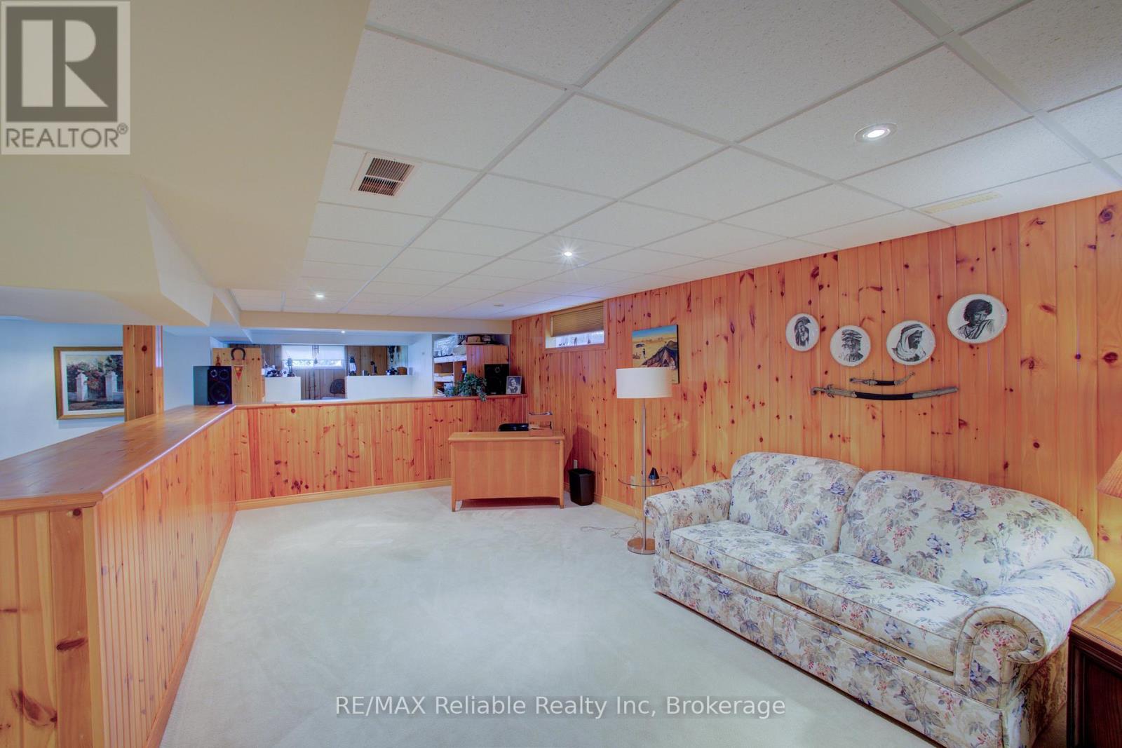 16 Stornoway Crescent, Huron East, Ontario  N0K 1W0 - Photo 26 - X12146832