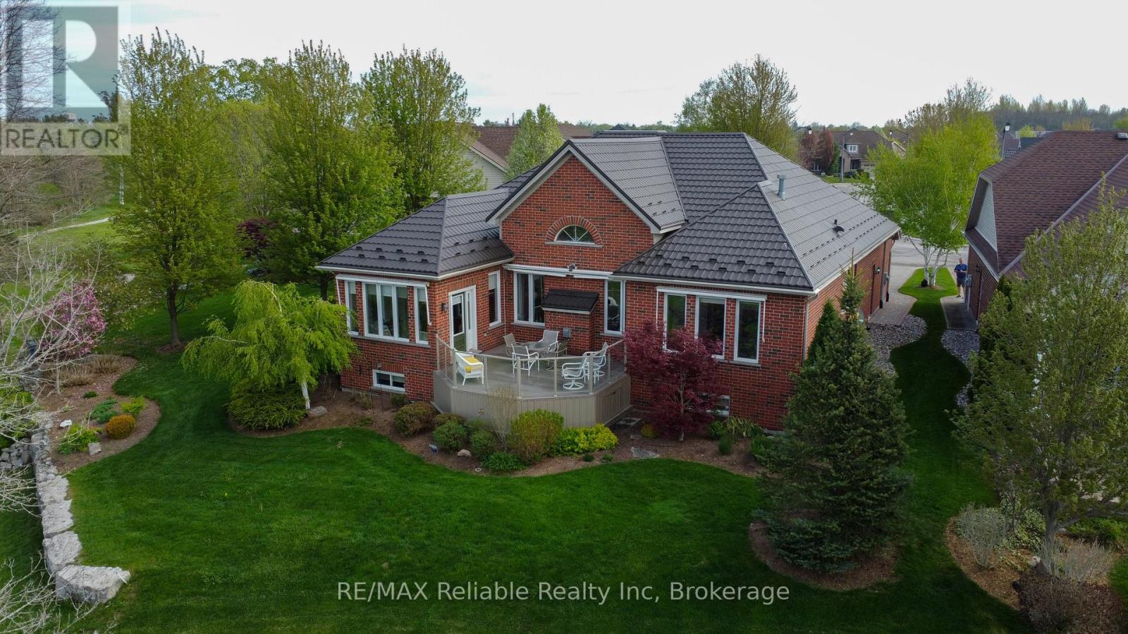 16 Stornoway Crescent, Huron East, Ontario  N0K 1W0 - Photo 33 - X12146832
