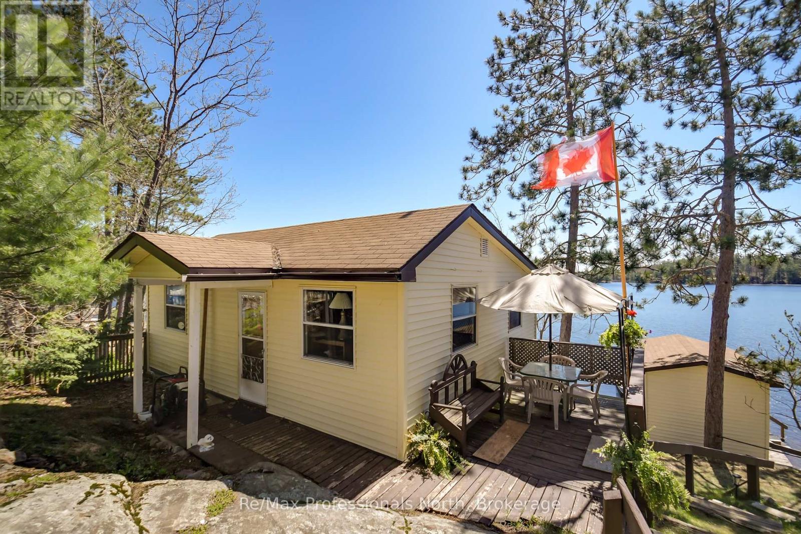 1055 Evanswood Drive, Gravenhurst, Ontario  P0E 1G0 - Photo 22 - X12146842