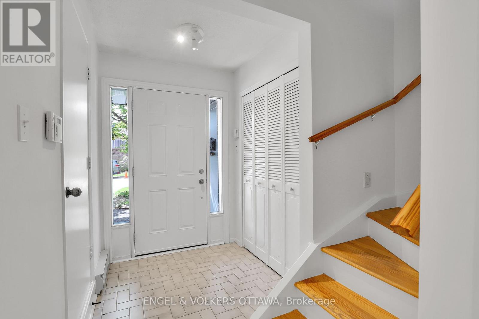 1089 Borden Side Road, Ottawa, Ontario  K2C 3P3 - Photo 4 - X12146785