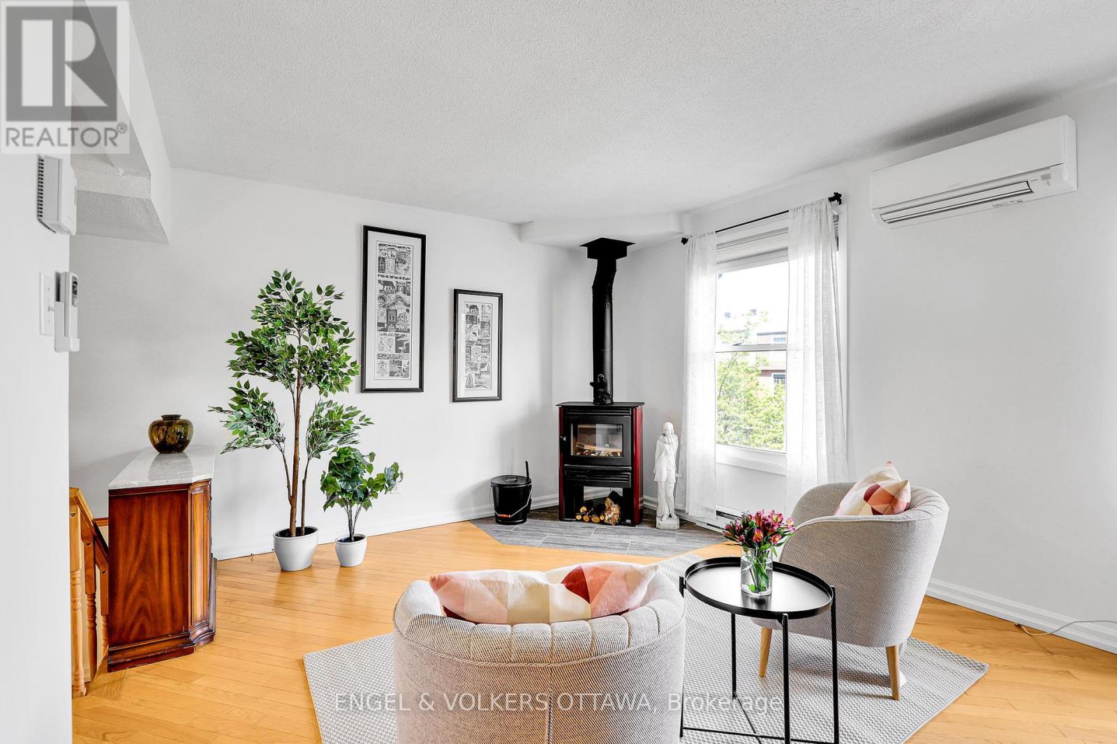 1089 Borden Side Road, Ottawa, Ontario  K2C 3P3 - Photo 5 - X12146785