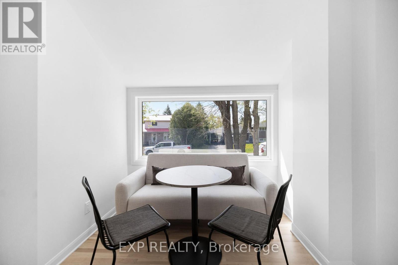 23 Harris Place, Ottawa, Ontario  K2G 2P3 - Photo 10 - X12146891