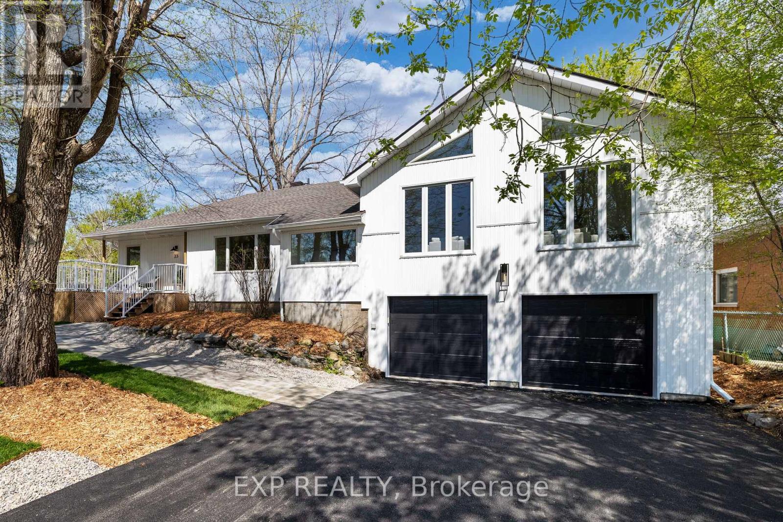 23 Harris Place, Ottawa, Ontario  K2G 2P3 - Photo 2 - X12146891