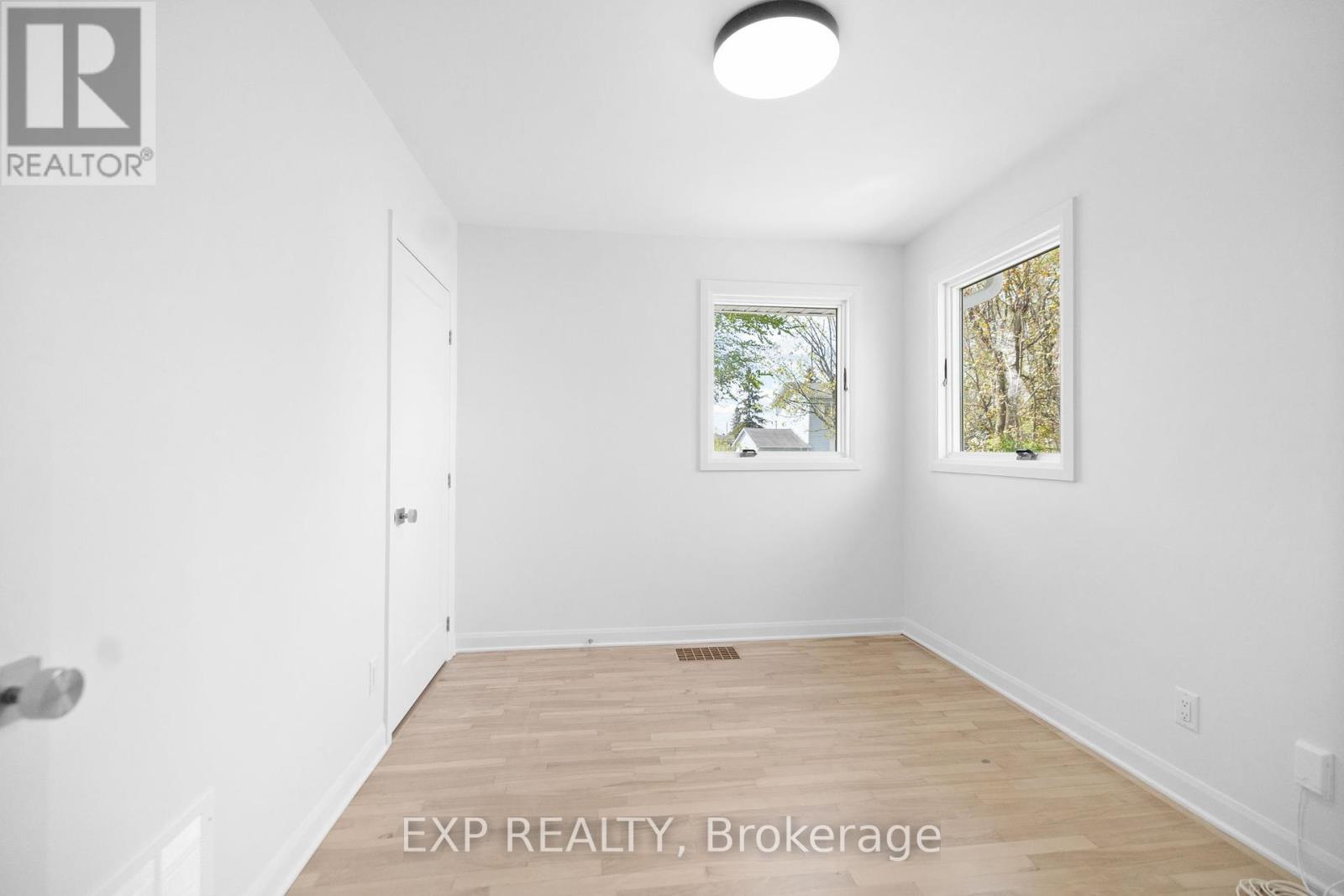 23 Harris Place, Ottawa, Ontario  K2G 2P3 - Photo 24 - X12146891