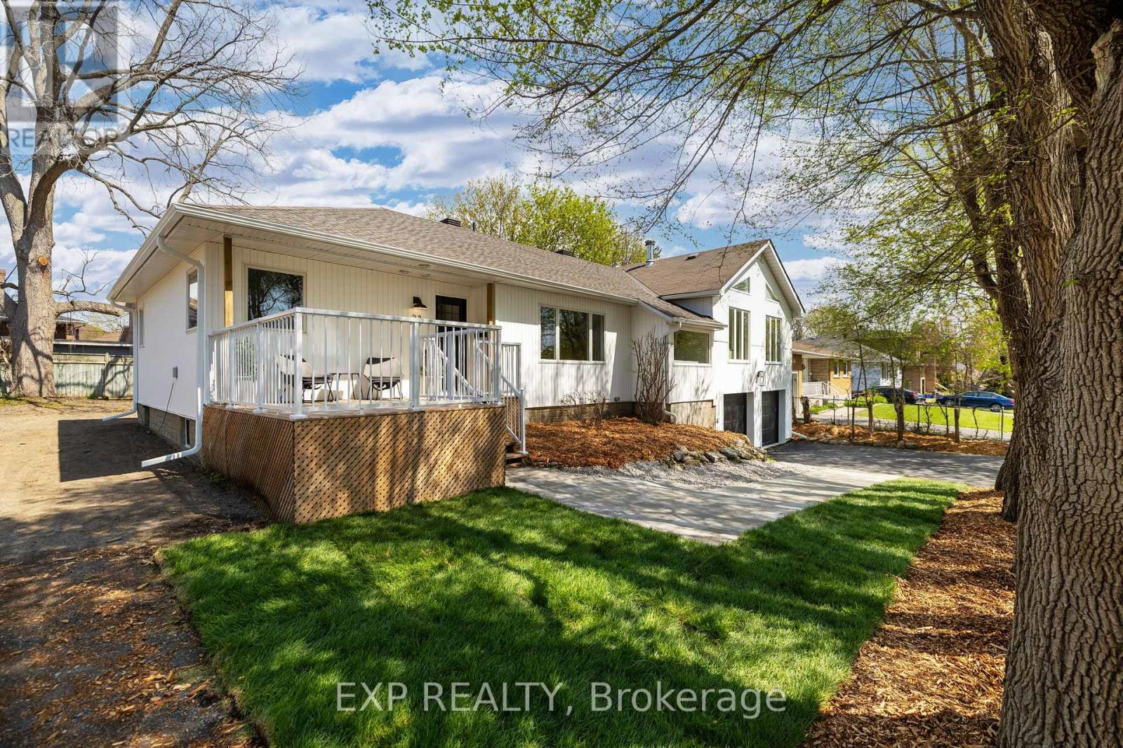 23 Harris Place, Ottawa, Ontario  K2G 2P3 - Photo 3 - X12146891