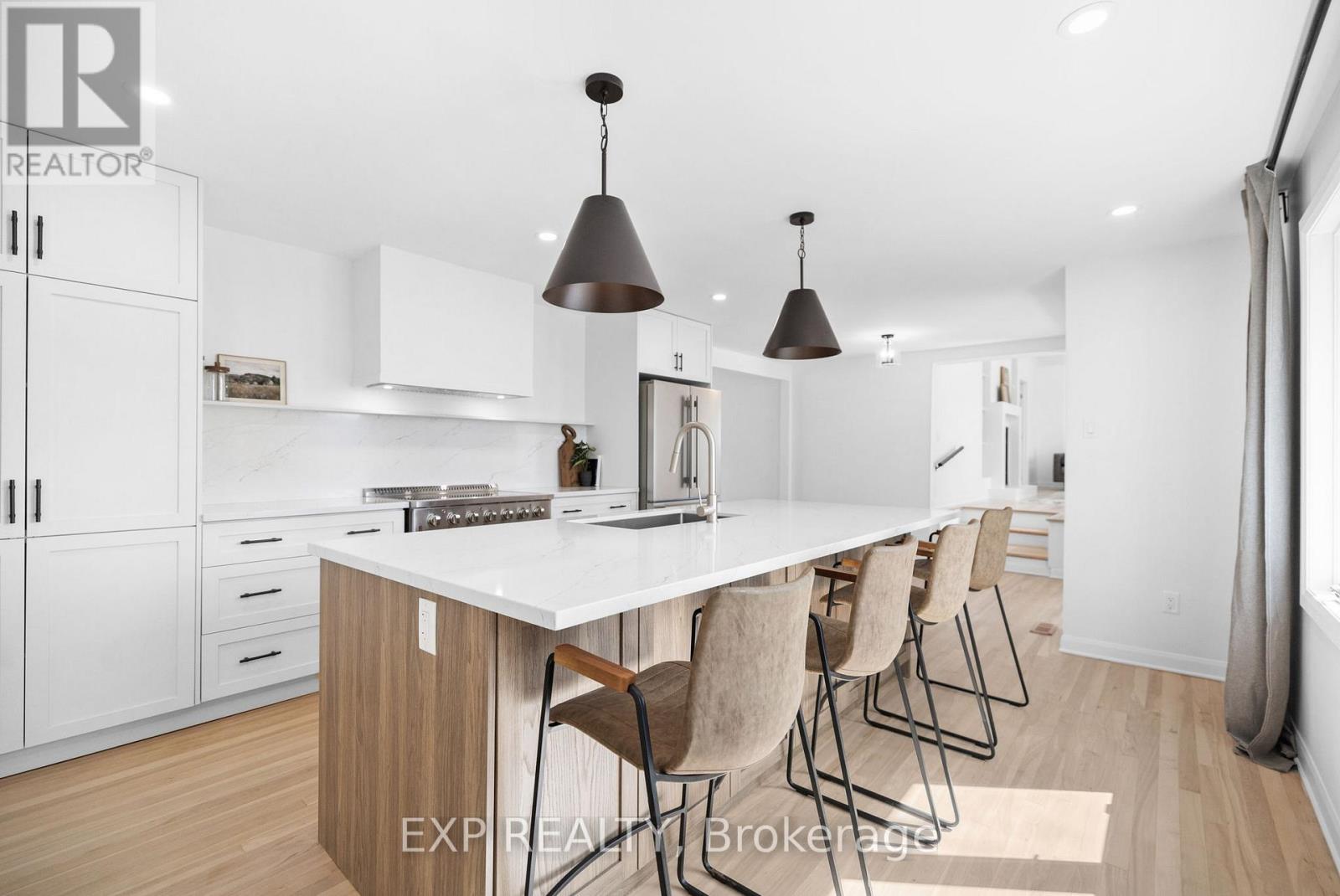 23 Harris Place, Ottawa, Ontario  K2G 2P3 - Photo 6 - X12146891