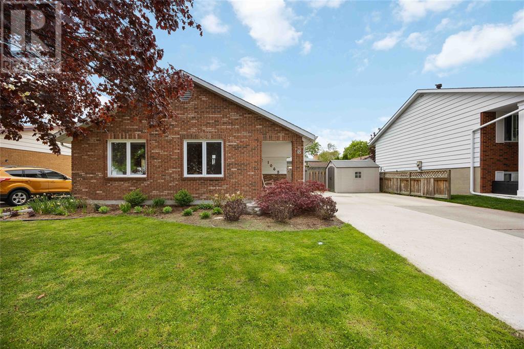 1068 Brimwood Crescent, Sarnia, Ontario  N7S 5E9 - Photo 4 - 25012030