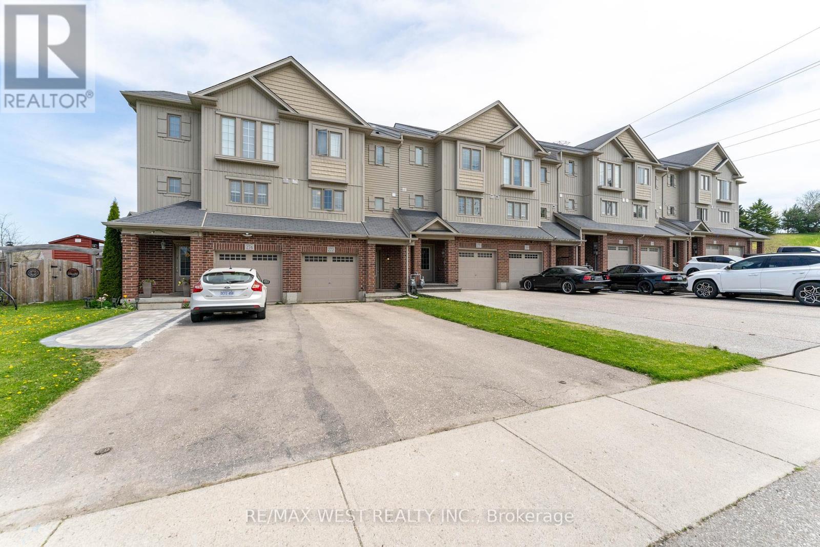 272 Maitland Street, Kitchener, Ontario  N2R 1Z1 - Photo 5 - X12146577