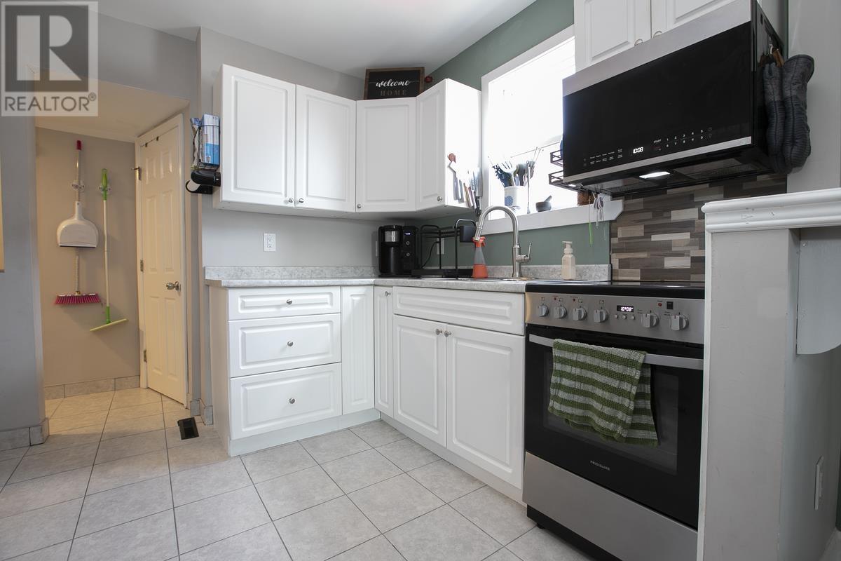 323 Farwell Ter, Sault Ste. Marie, Ontario  P6C 4B4 - Photo 17 - SM251107