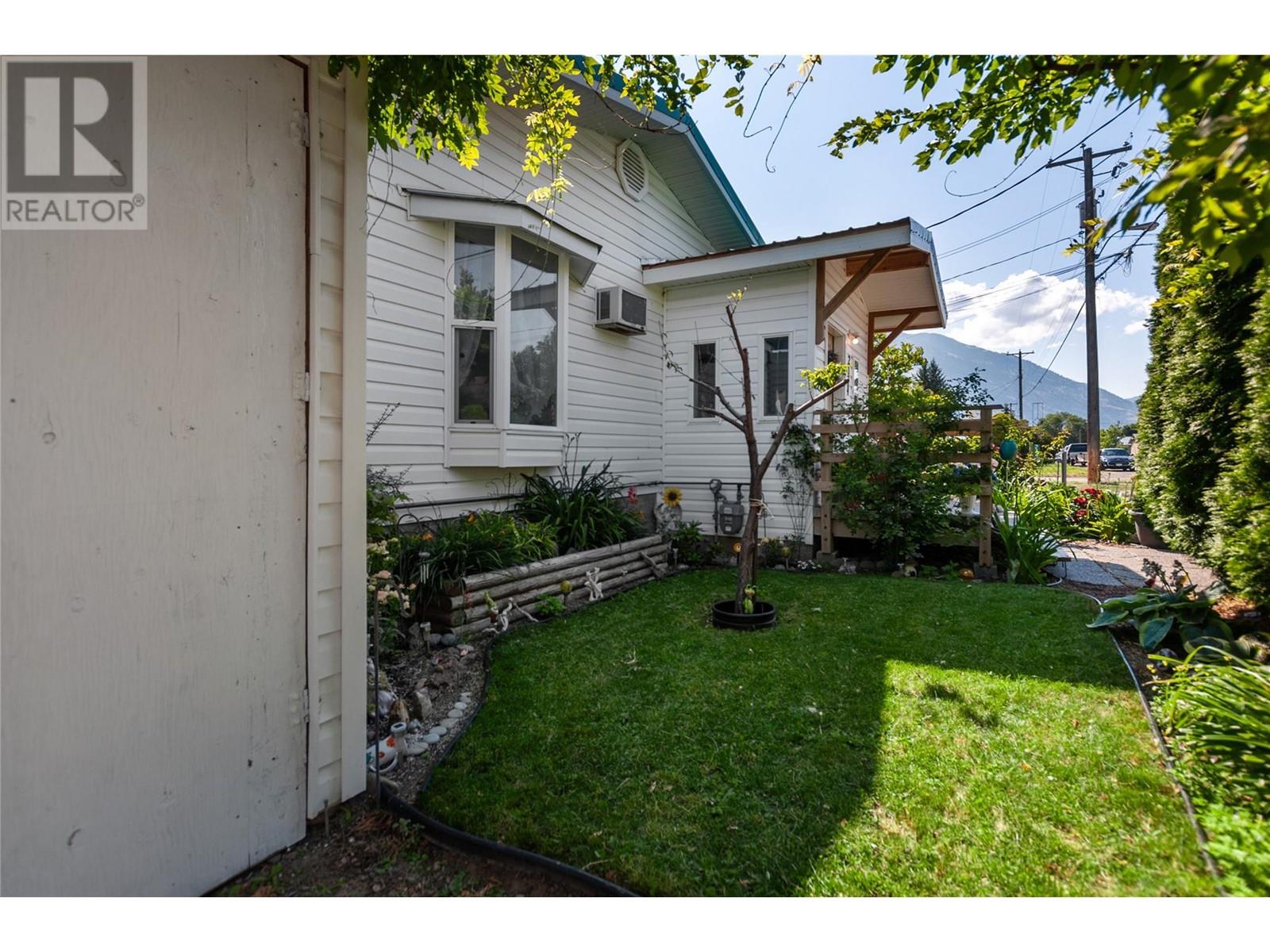 2144 Main Street, Cawston, British Columbia  V0X 1C1 - Photo 4 - 10331916