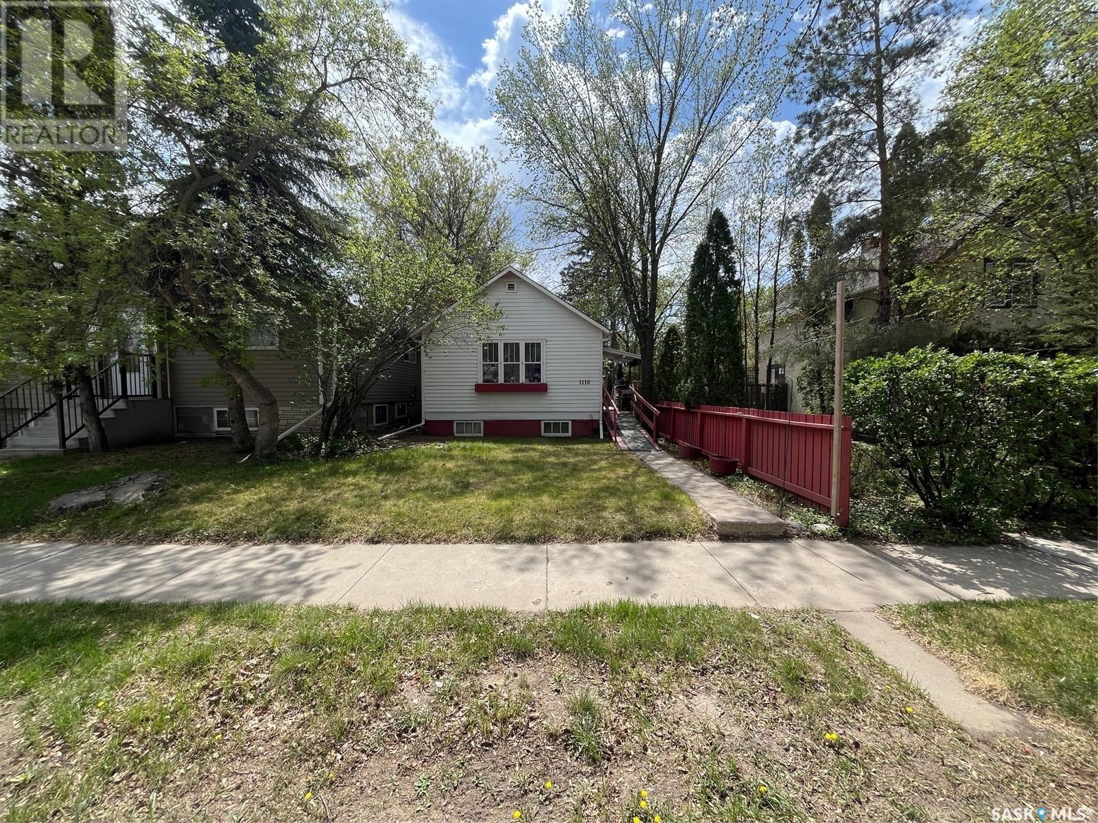 Property at 1110 12th STREET E image 5