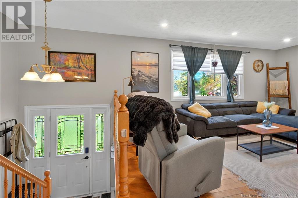 Property at 32 Shawn image 3