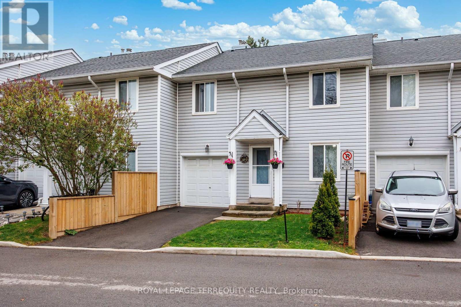 3 - 2021 SIXTH LINE, Oakville, Ontario