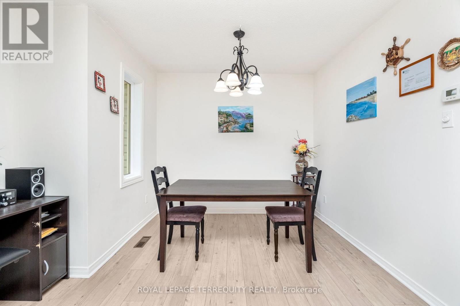 3 - 2021 Sixth Line, Oakville (Ro River Oaks), Ontario  L6H 4S2 - Photo 6 - W12111553