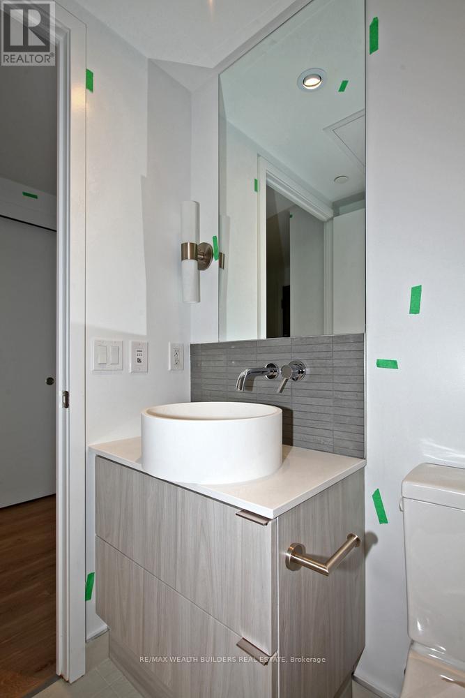 2004 - 161 Roehampton Avenue, Toronto, Ontario  M4P 1P9 - Photo 10 - C12146692