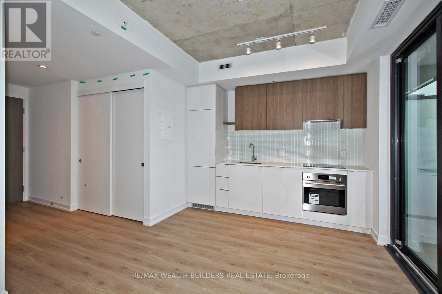 2004 - 161 Roehampton Avenue, Toronto, Ontario  M4P 1P9 - Photo 17 - C12146692