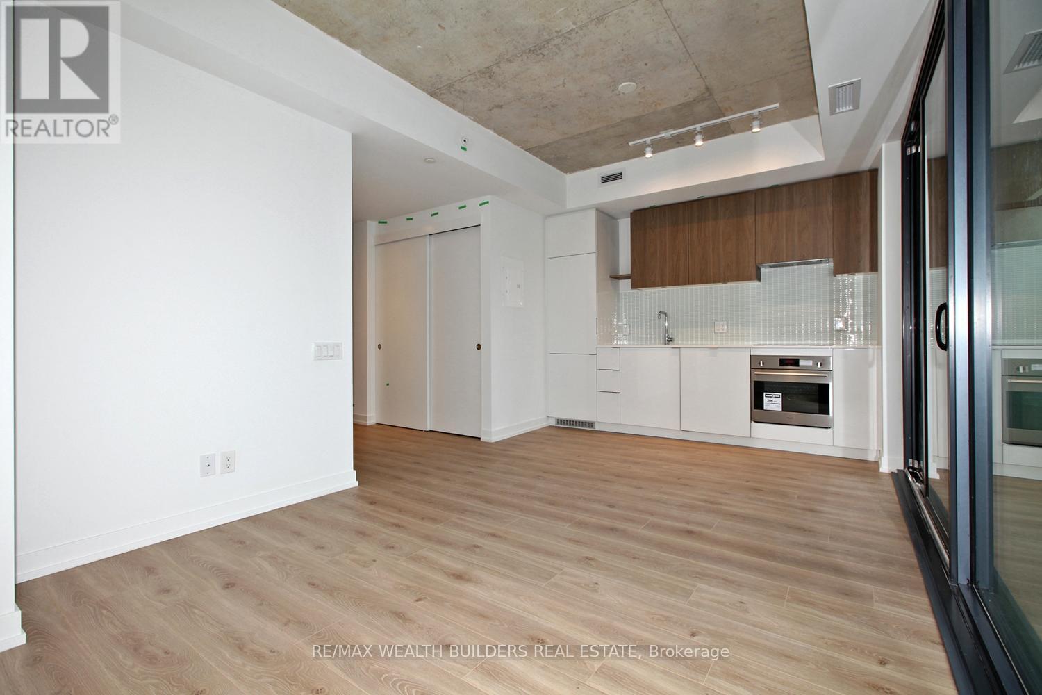 2004 - 161 Roehampton Avenue, Toronto, Ontario  M4P 1P9 - Photo 22 - C12146692