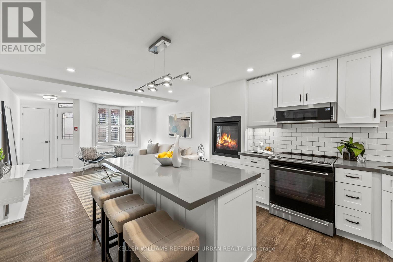 Property at 45A - 39 TECUMSETH STREET image 1