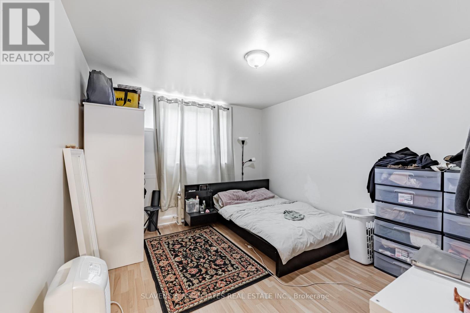 20 Wasdale Crescent, Toronto, Ontario  M6A 1W8 - Photo 13 - C12146772