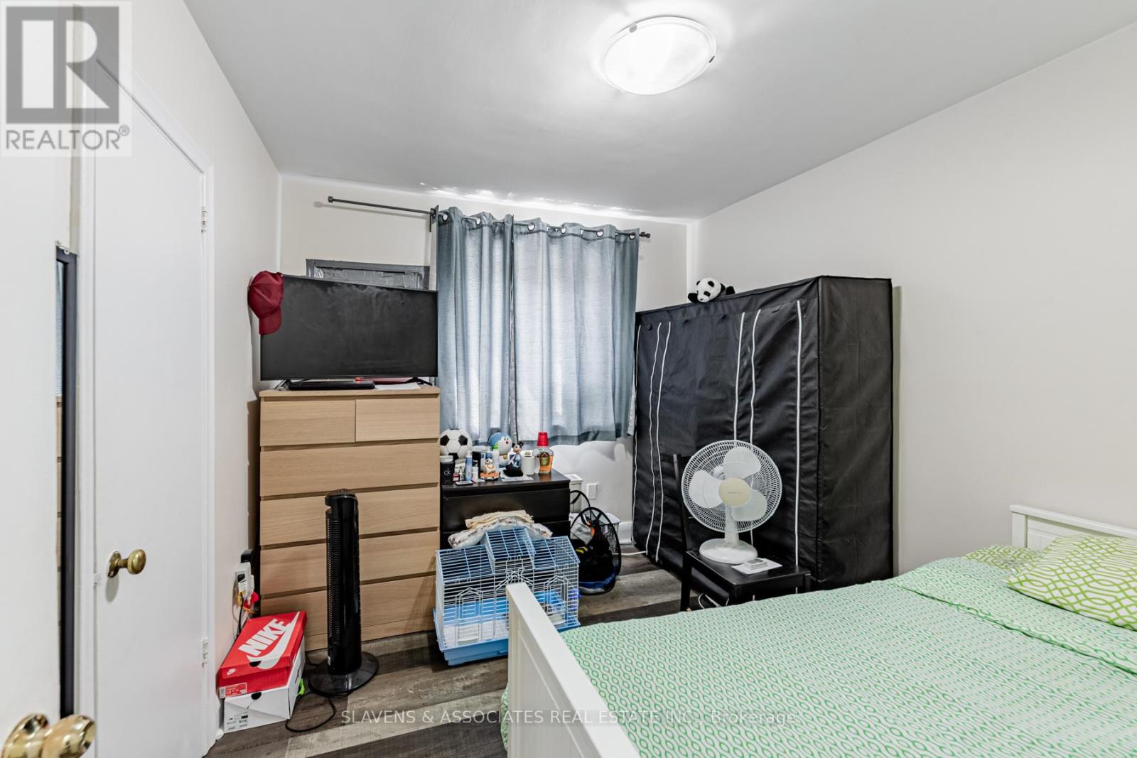 20 Wasdale Crescent, Toronto, Ontario  M6A 1W8 - Photo 18 - C12146772