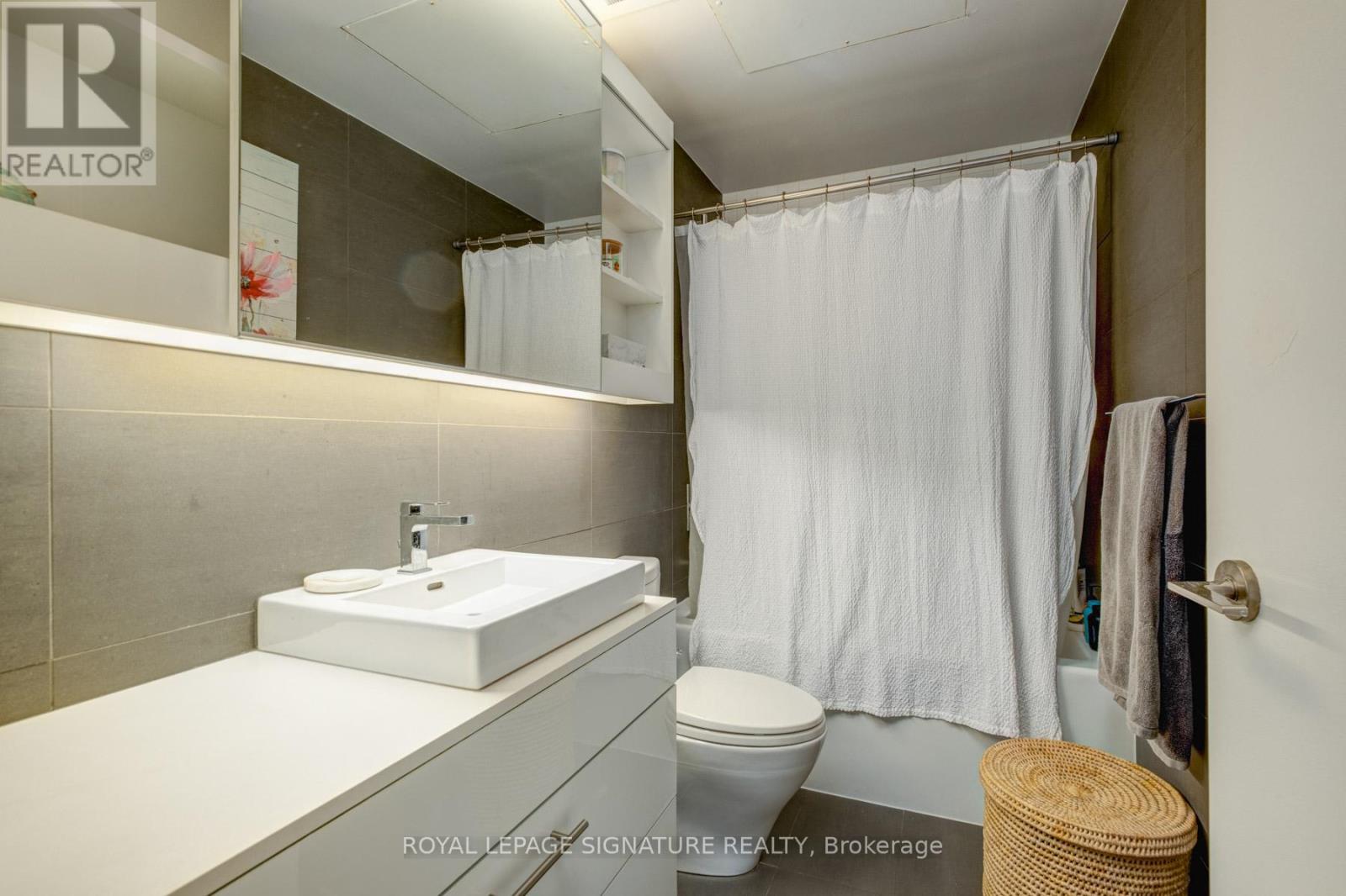 805 - 32 Trolley Crescent, Toronto, Ontario  M5A 0E9 - Photo 10 - C12146827
