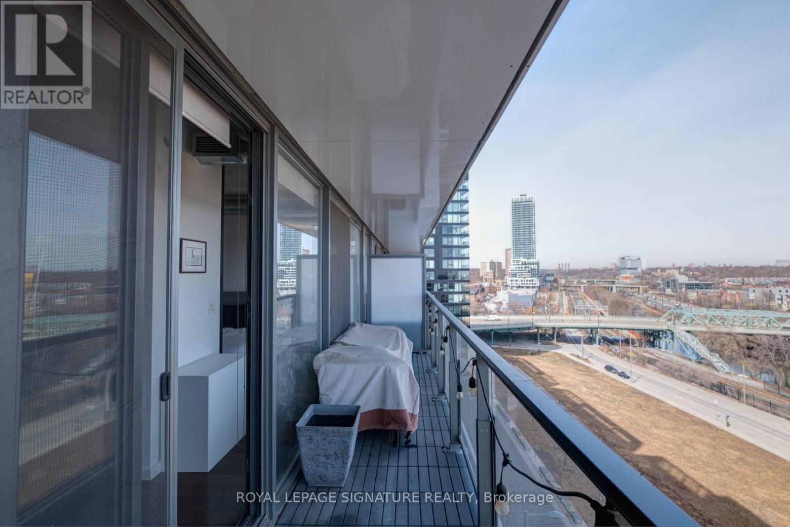 805 - 32 Trolley Crescent, Toronto, Ontario  M5A 0E9 - Photo 12 - C12146827