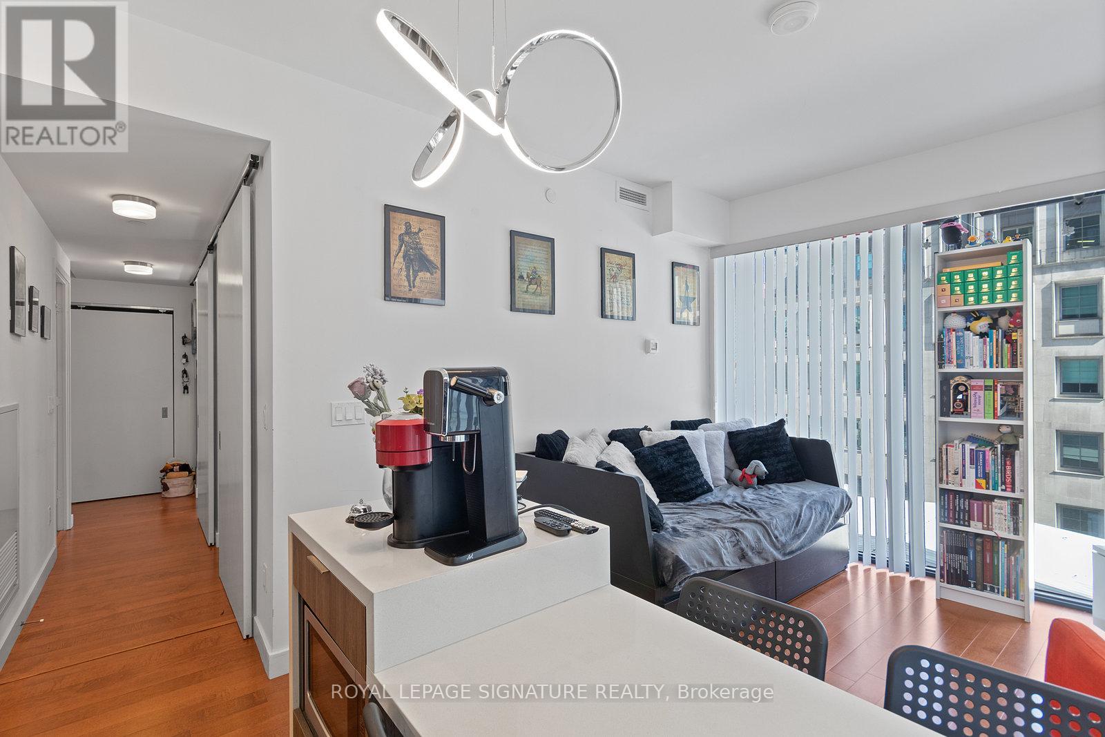 711 - 215 Queen Street W, Toronto, Ontario  M5V 0P5 - Photo 15 - C12146883