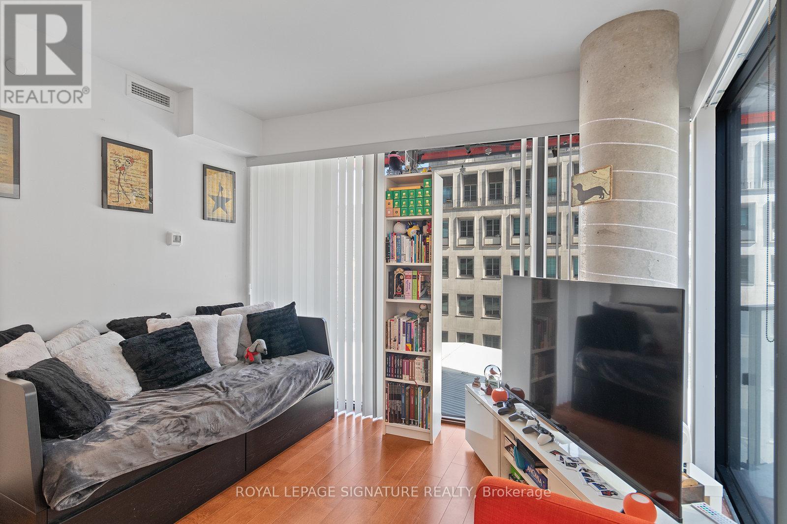 711 - 215 Queen Street W, Toronto, Ontario  M5V 0P5 - Photo 17 - C12146883
