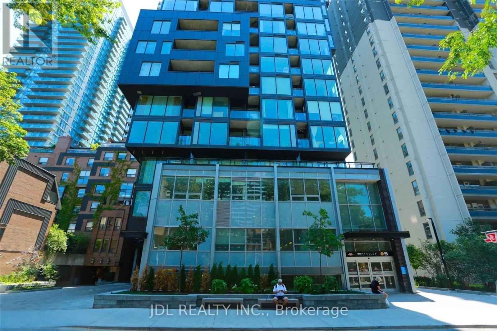 301 - 17 Dundonald Street, Toronto, Ontario  M4Y 1K3 - Photo 1 - C12146901