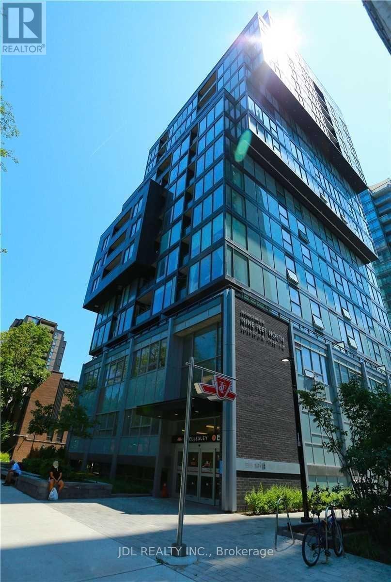 301 - 17 Dundonald Street, Toronto, Ontario  M4Y 1K3 - Photo 3 - C12146901