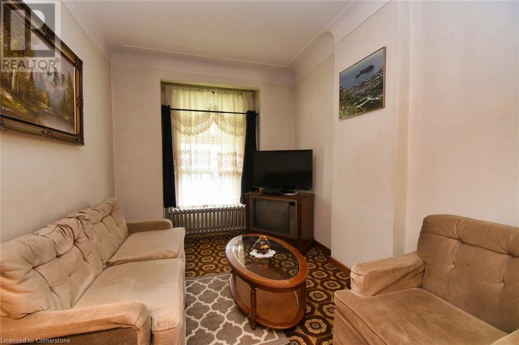 Property at 48 FULLERTON Avenue image 4