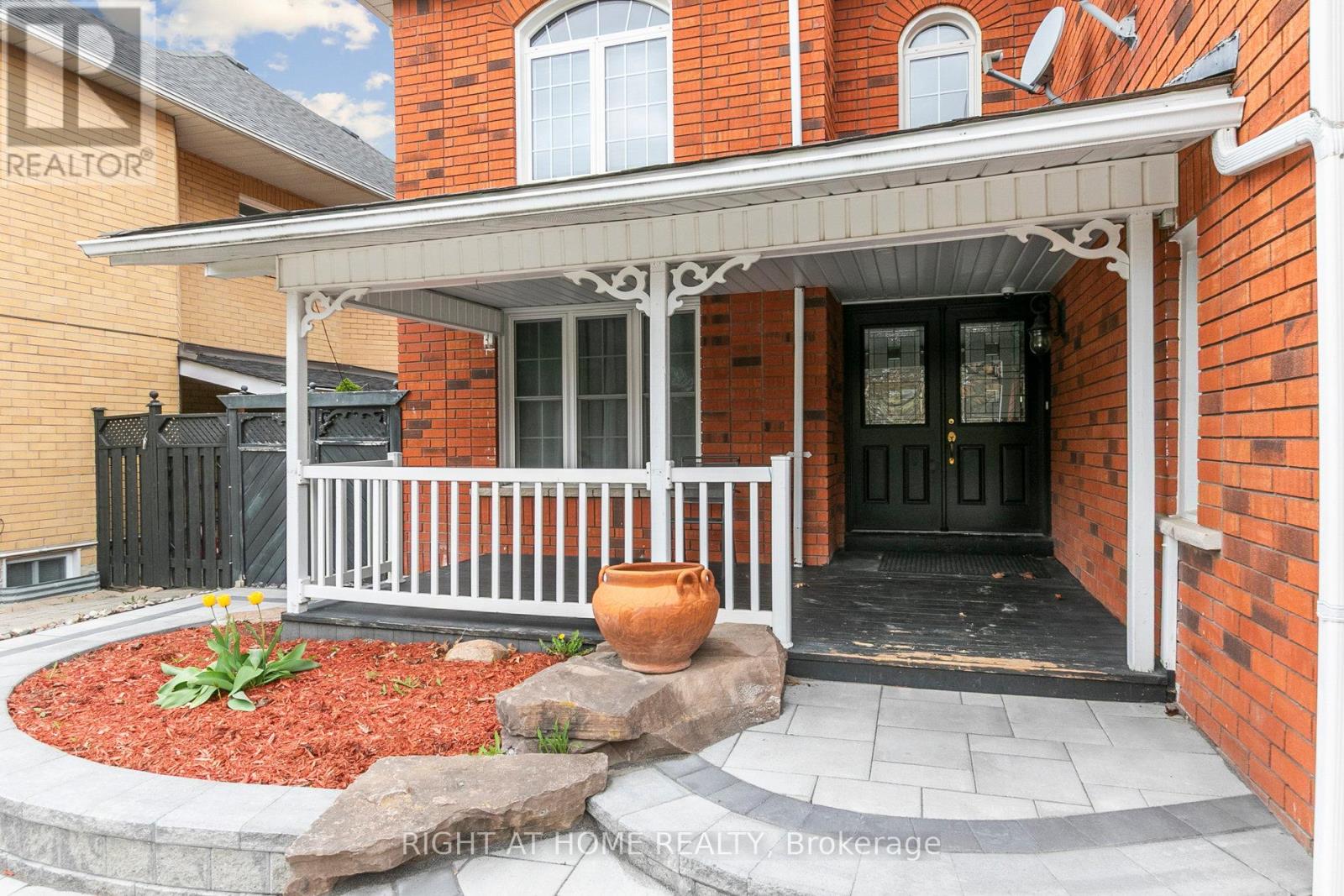 57 Welsh Street, Ajax, Ontario  L1T 4A4 - Photo 4 - E12146771