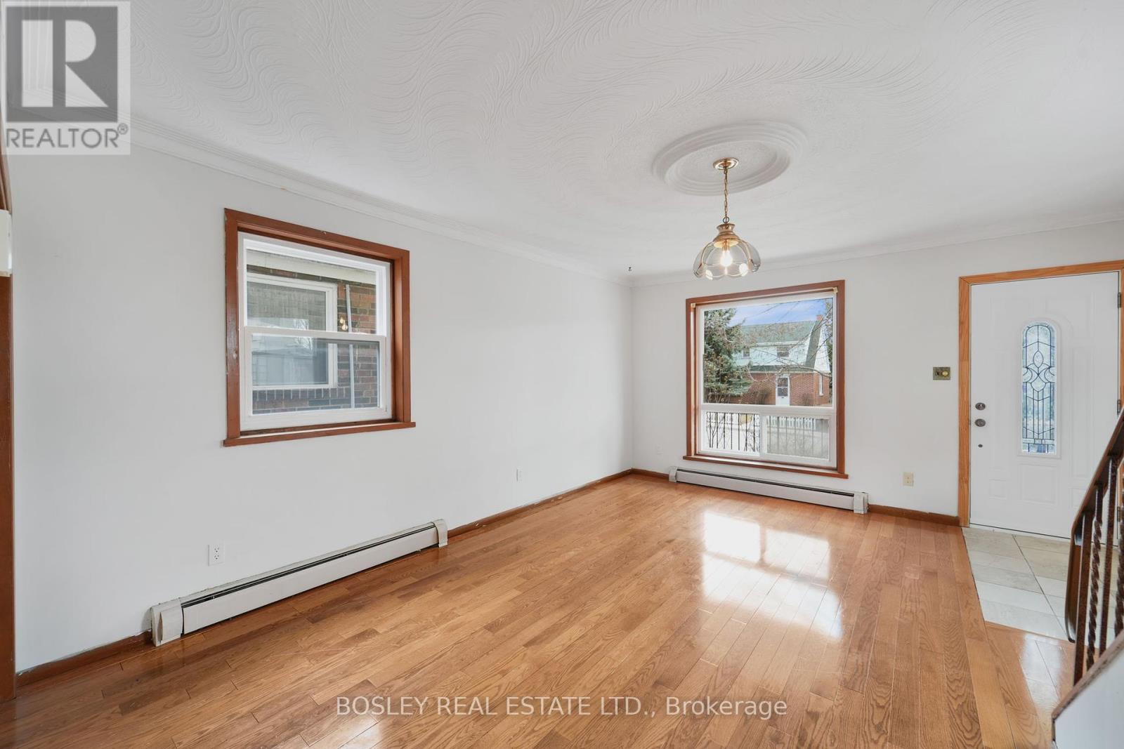 96 Furnival Road, Toronto, Ontario  M4B 1W5 - Photo 7 - E12146831