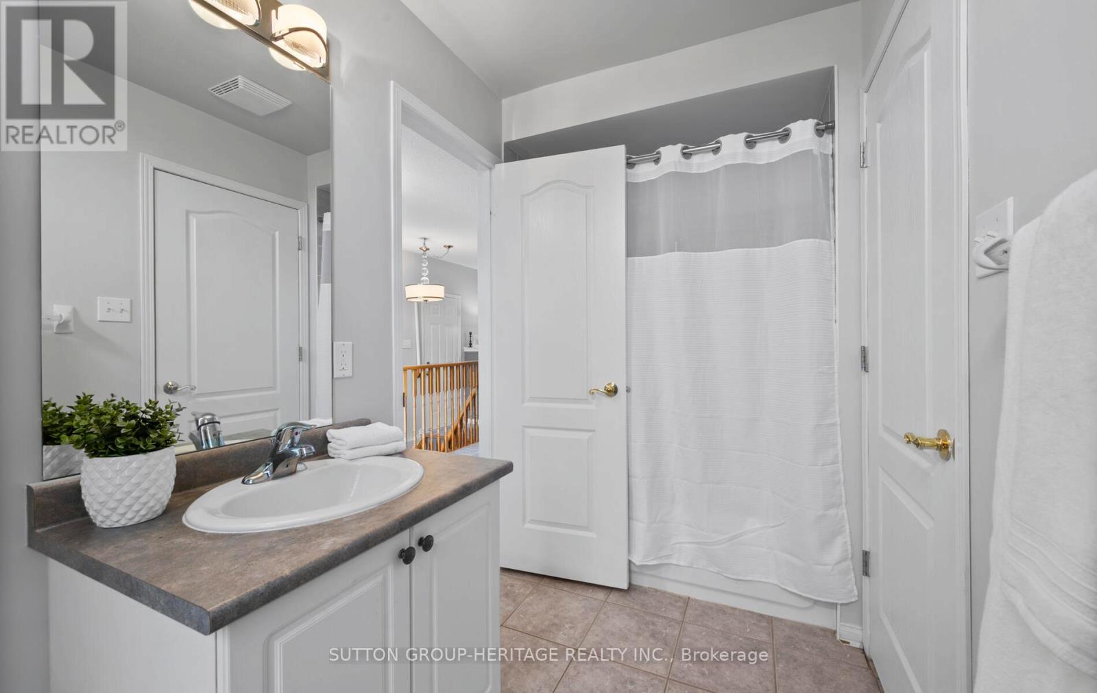 13 Hirshfield Lane, Ajax, Ontario  L1T 4Z7 - Photo 22 - E12146909