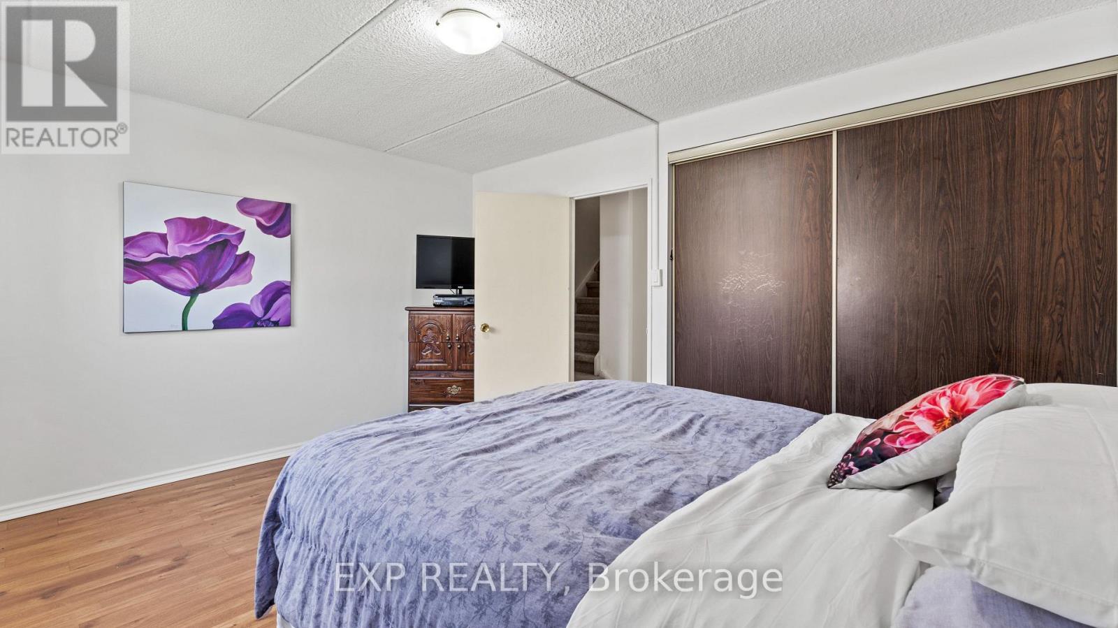 160 - 180 Mississauga Valley Boulevard, Mississauga, Ontario  L5M 3M2 - Photo 13 - W12136523