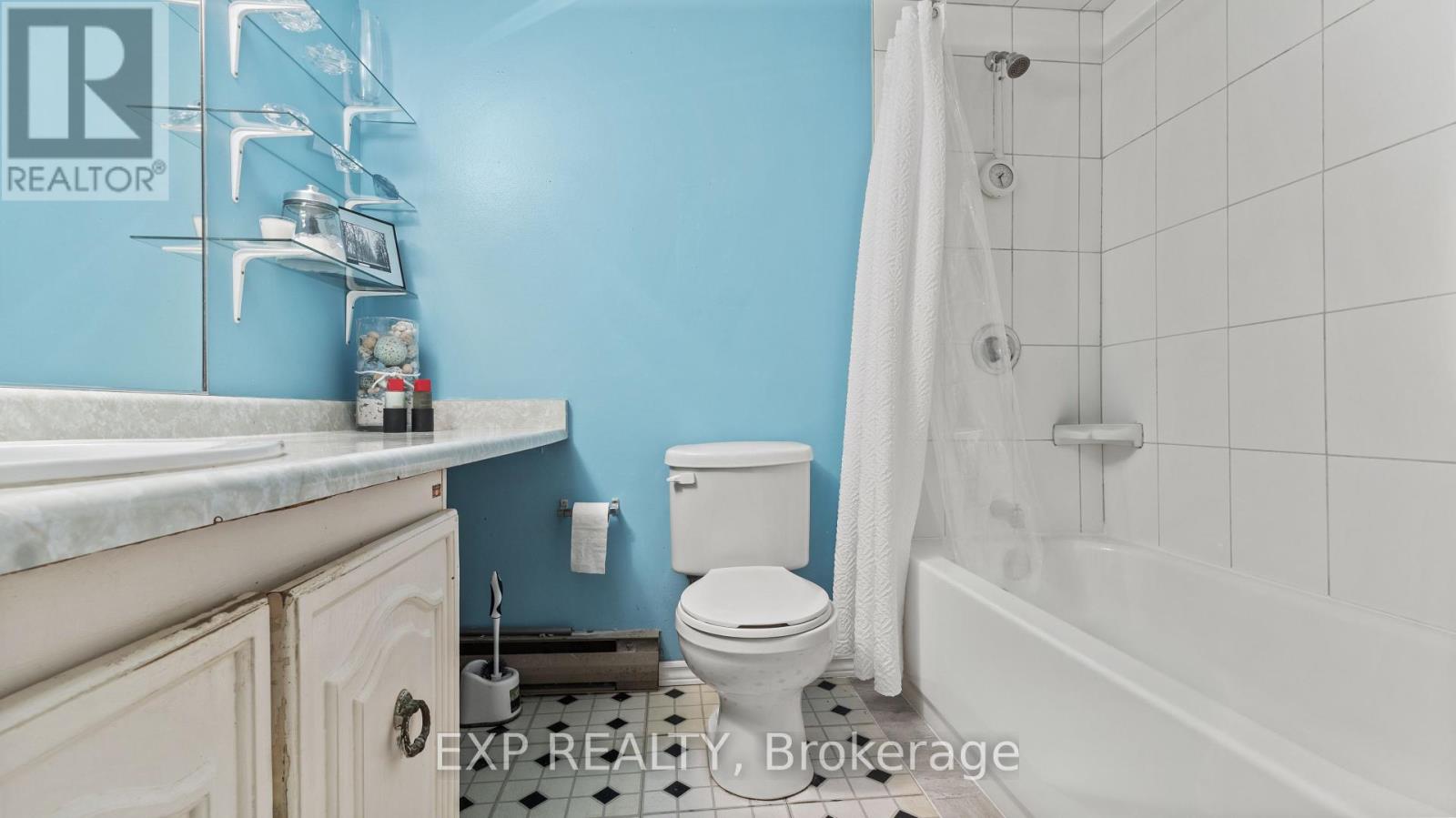 160 - 180 Mississauga Valley Boulevard, Mississauga, Ontario  L5M 3M2 - Photo 16 - W12136523