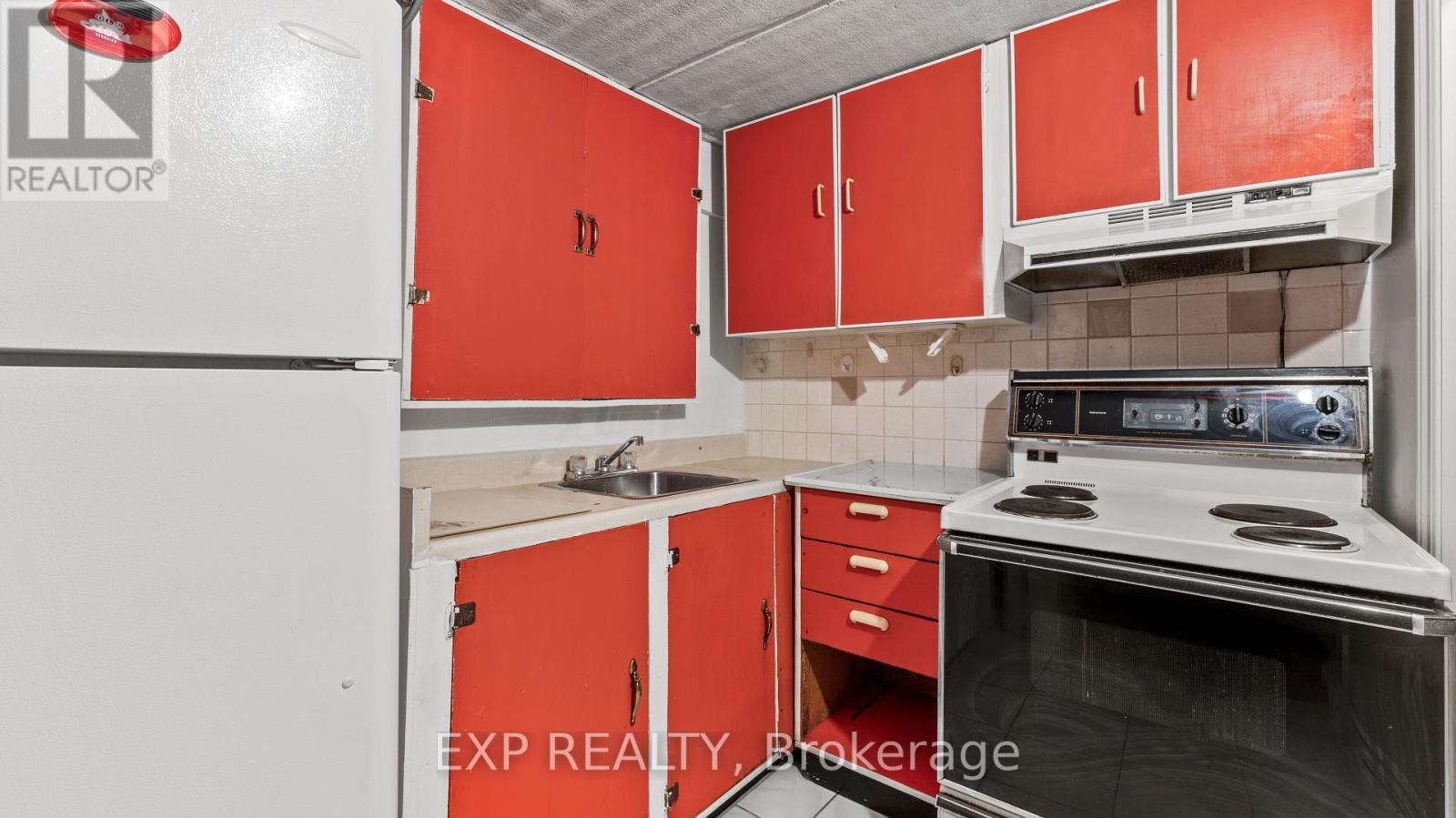160 - 180 Mississauga Valley Boulevard, Mississauga, Ontario  L5M 3M2 - Photo 24 - W12136523