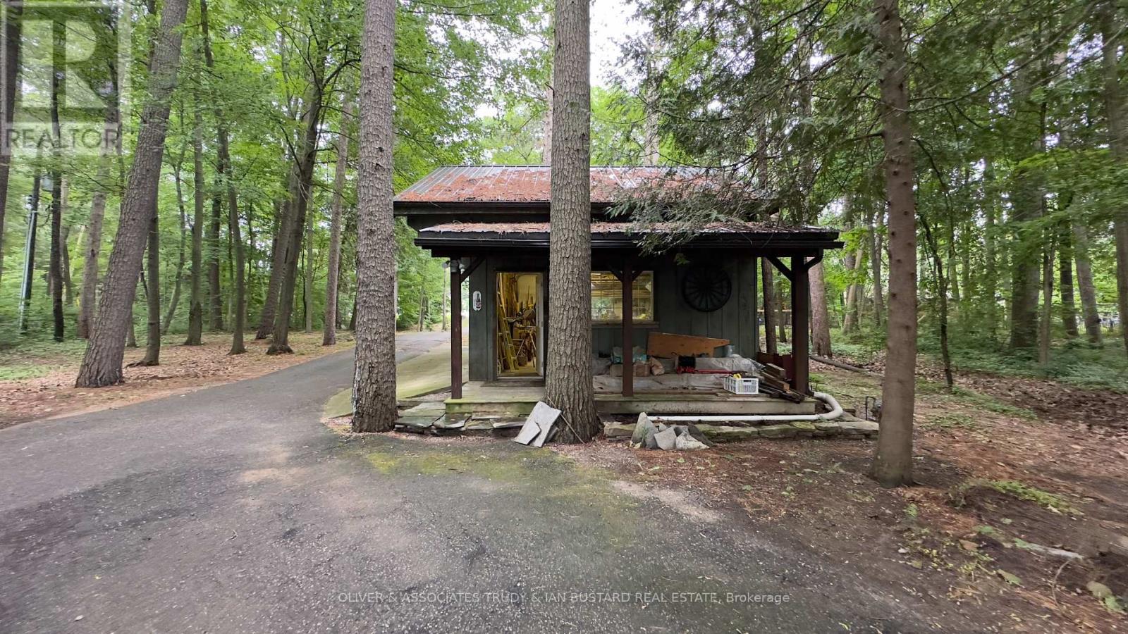 255 Ontario Street S, Lambton Shores (Grand Bend), Ontario  N0M 2T0 - Photo 47 - X12146916