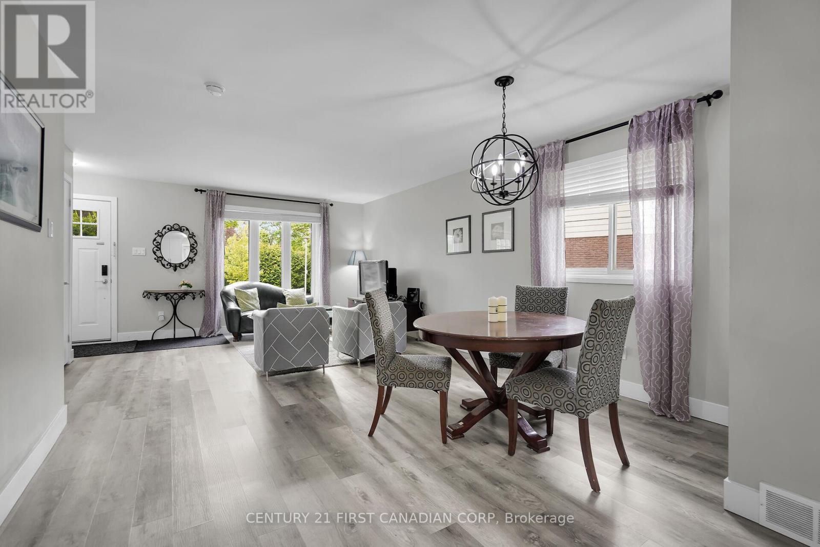 Photo 11 of 38 for 64 Inverary Road