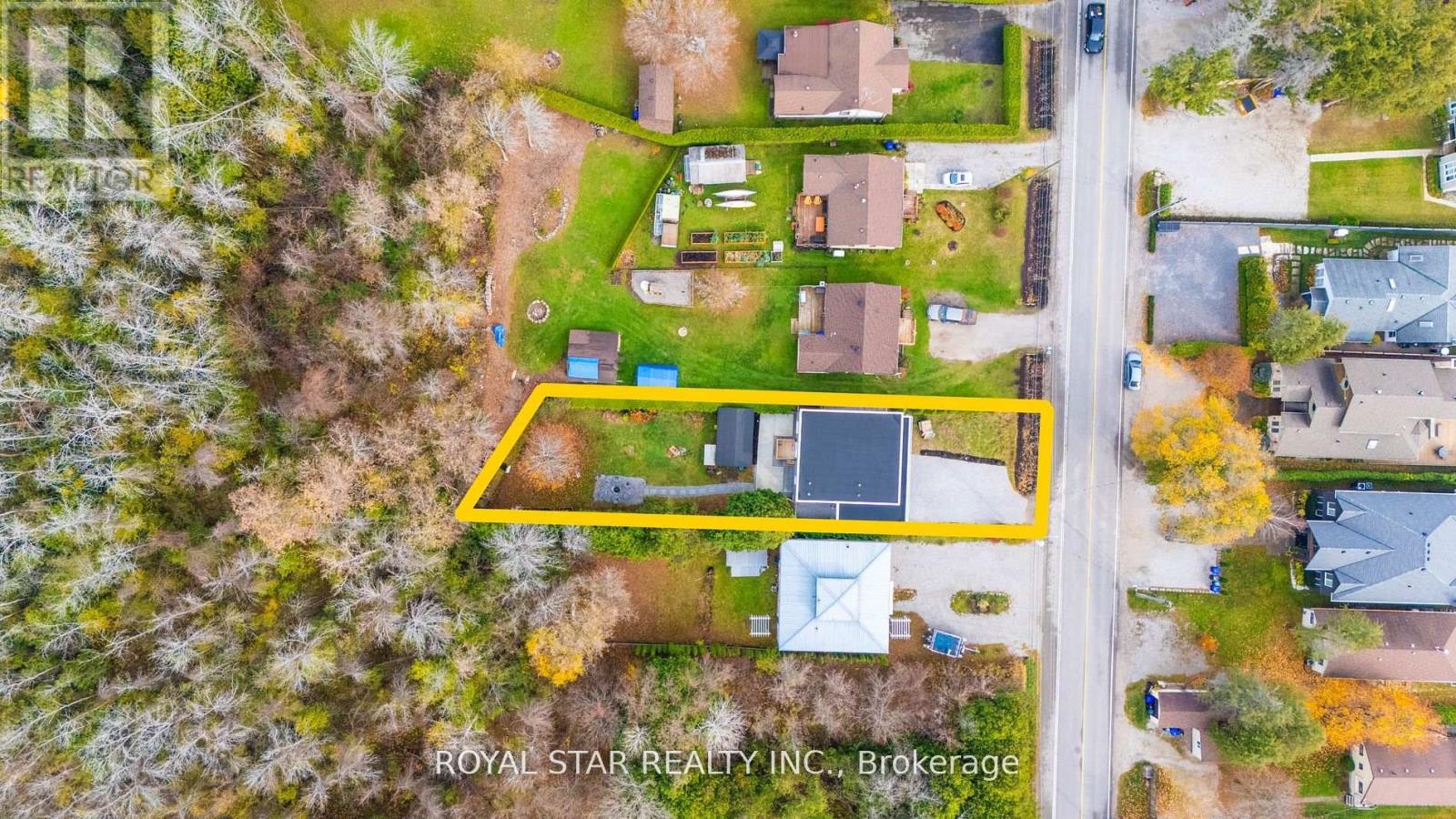 1372 Maple Road, Innisfil, Ontario  L0L 1W0 - Photo 4 - N12146719