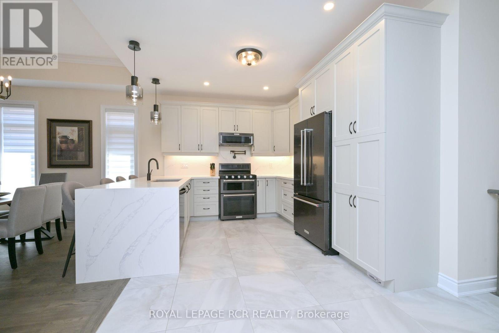 3 Assunta Garden, New Tecumseth, Ontario  L9R 0V2 - Photo 6 - N12146722