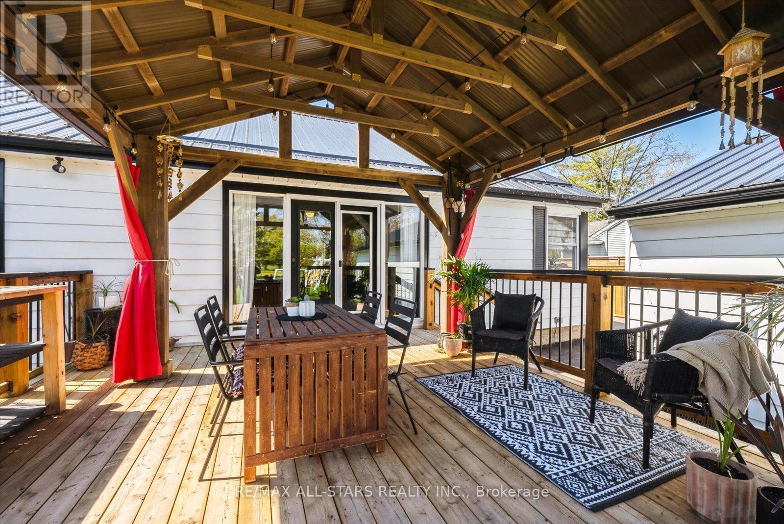 64 Golfview Crescent, Georgina, Ontario  L0E 1R0 - Photo 30 - N12146756