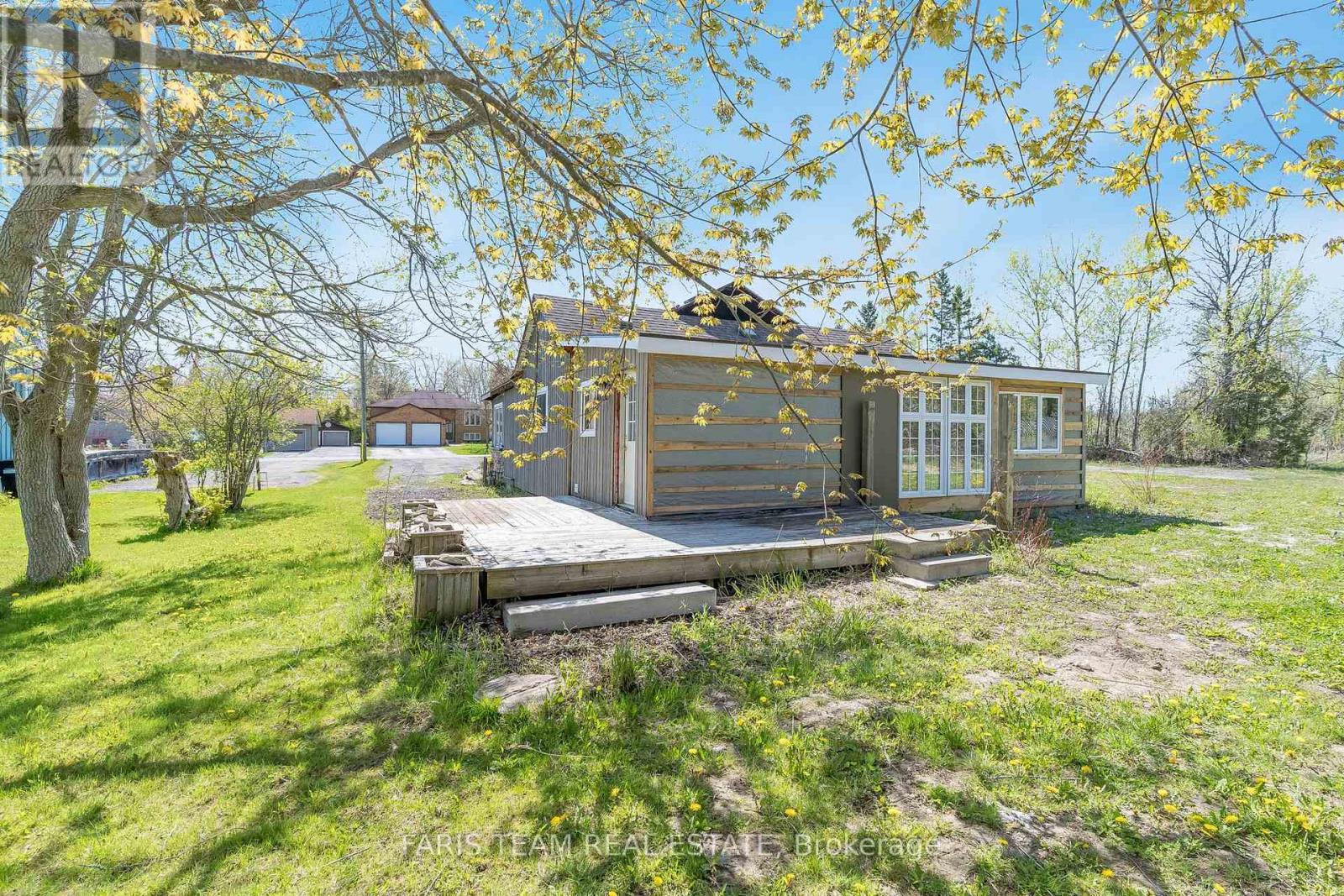 1042 Cameron Street, Innisfil, Ontario  L0L 1C0 - Photo 19 - N12146781