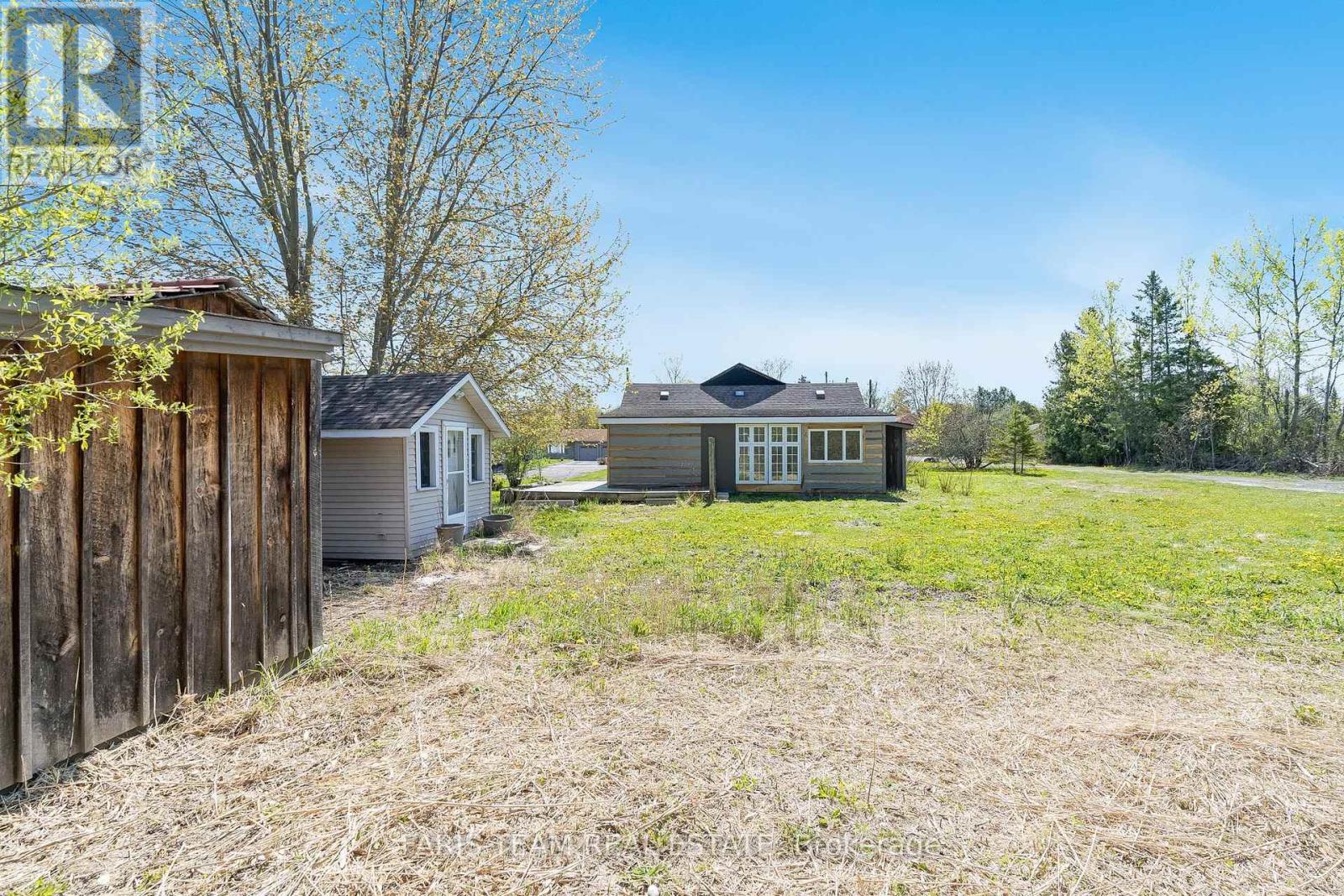 1042 Cameron Street, Innisfil, Ontario  L0L 1C0 - Photo 21 - N12146781