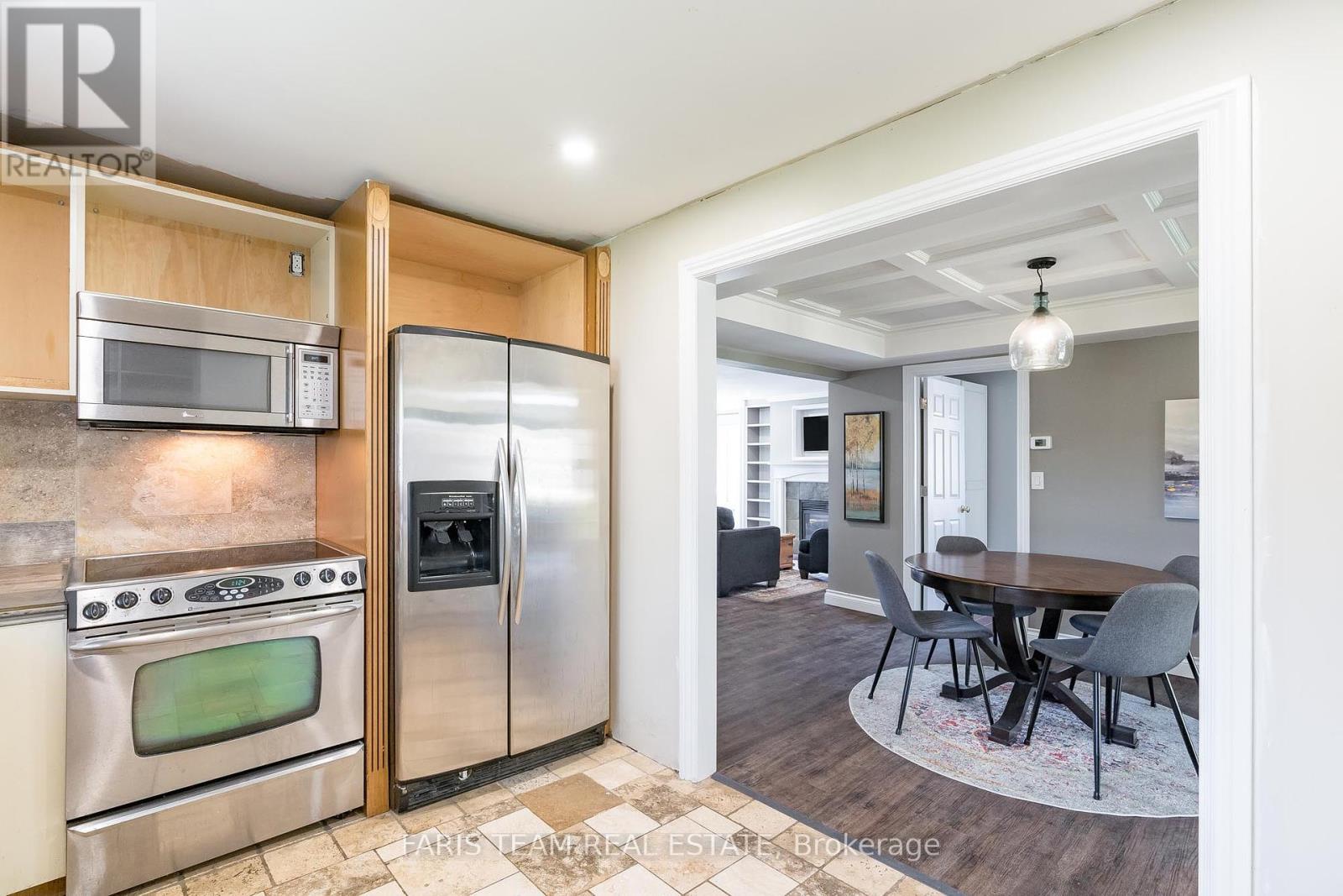 1042 Cameron Street, Innisfil, Ontario  L0L 1C0 - Photo 6 - N12146781