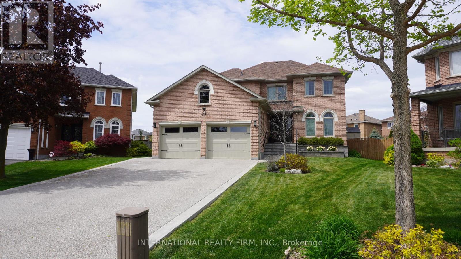 48 Gaetano Court, Vaughan, Ontario  L4H 1E2 - Photo 2 - N12146784