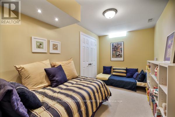851 Shadrach Drive, Newmarket, Ontario  L3X 2H2 - Photo 32 - N12146796