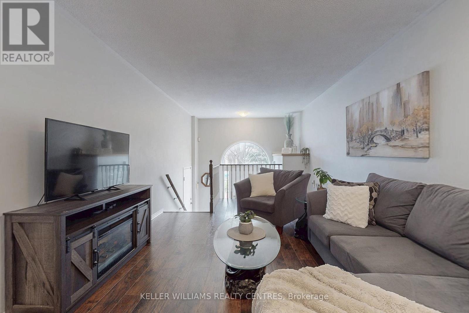Property at 78 CLEARMEADOW BOULEVARD image 4