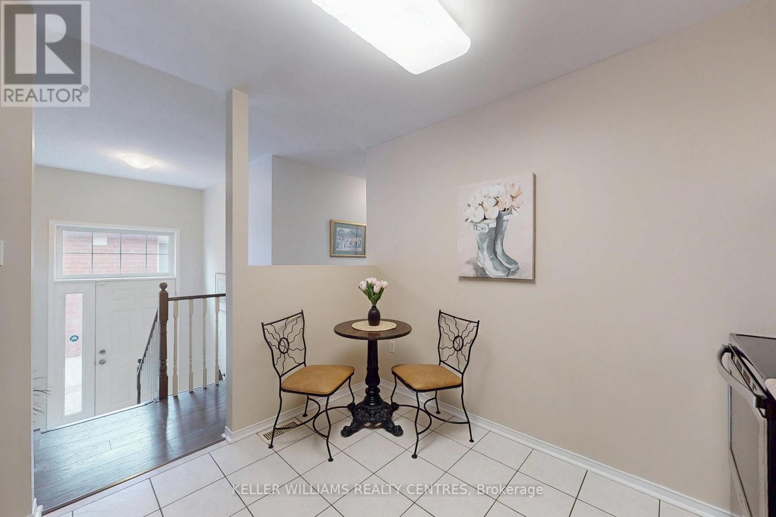78 Clearmeadow Boulevard, Newmarket, Ontario  L3X 2M6 - Photo 9 - N12146802