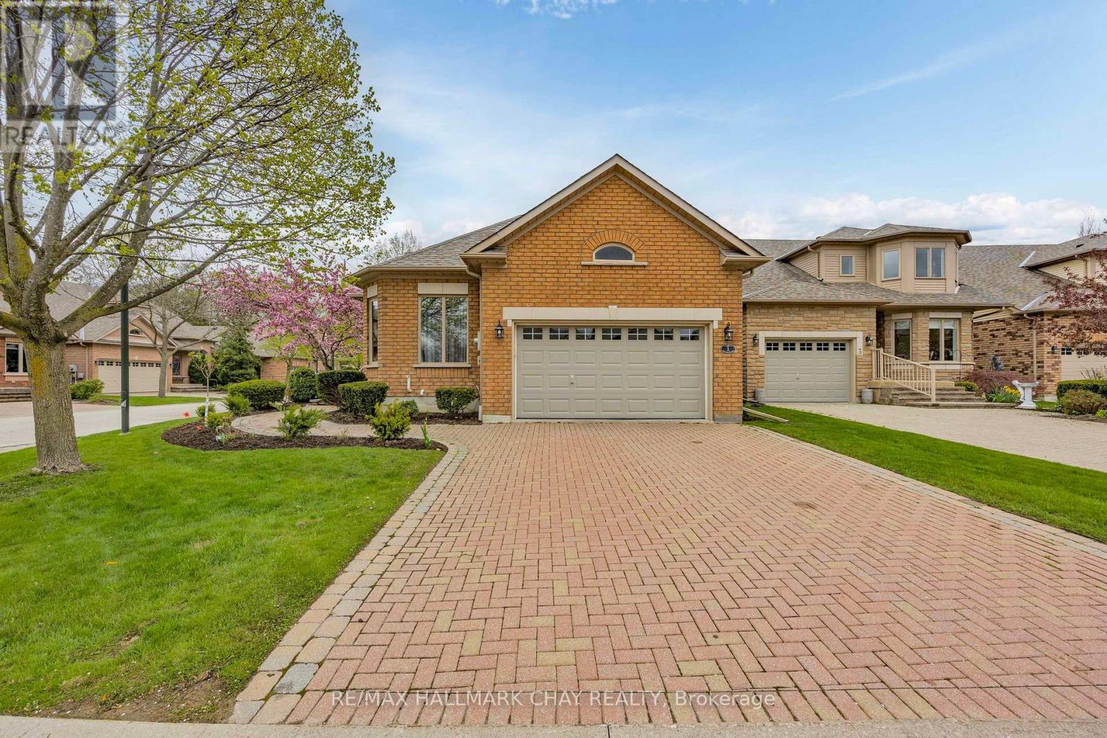 1 FORTUNA CIRCLE, New Tecumseth, Ontario